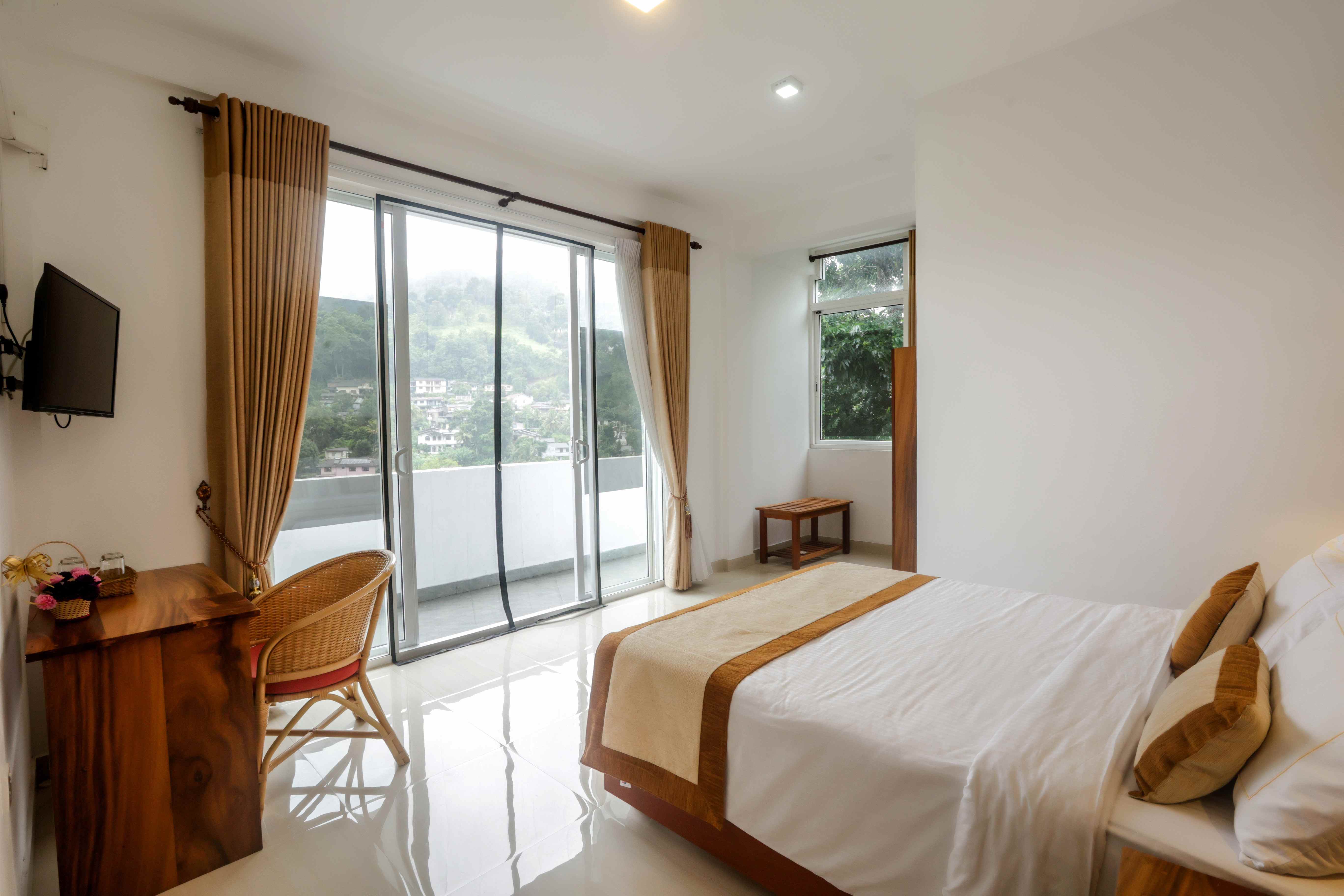 Deluxe Suite Bathroom